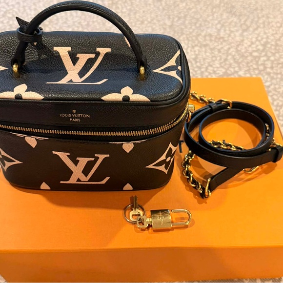 Louis Vuitton Handbags - Louis Vuitton Black and Cream vanity Bag